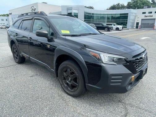 Crystal Black Silica 2022 Subaru Outback Wilderness