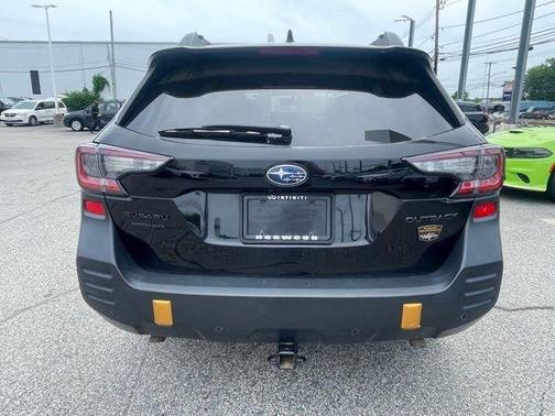 Crystal Black Silica 2022 Subaru Outback Wilderness