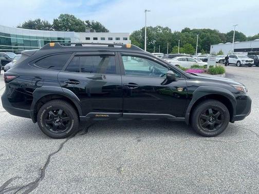 Crystal Black Silica 2022 Subaru Outback Wilderness