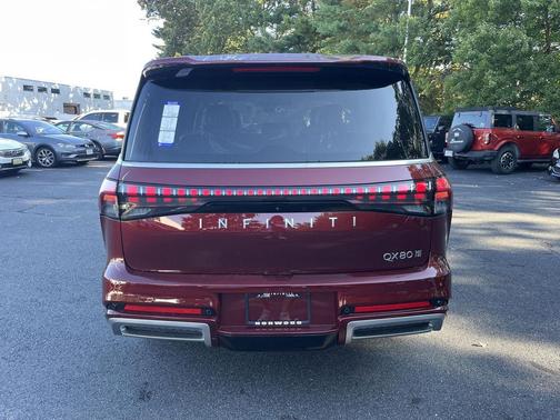 2026 INFINITI QX80 Luxe