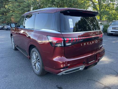 2026 INFINITI QX80 Luxe