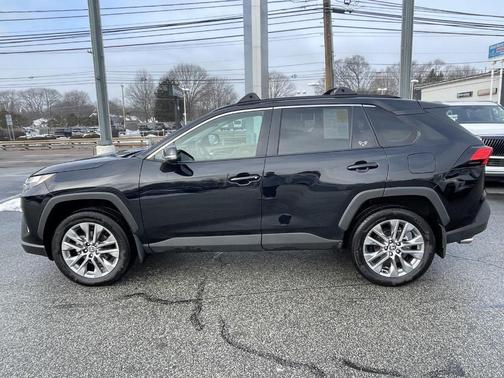 2025 Toyota RAV4 XLE Premium