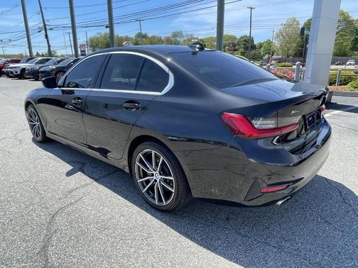 Black Sapphire Metallic 2019 BMW 330 i xDrive