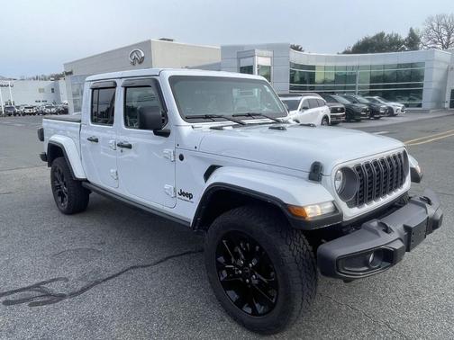 2025 Jeep Gladiator Sport