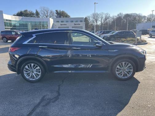 2025 INFINITI QX50 Luxe