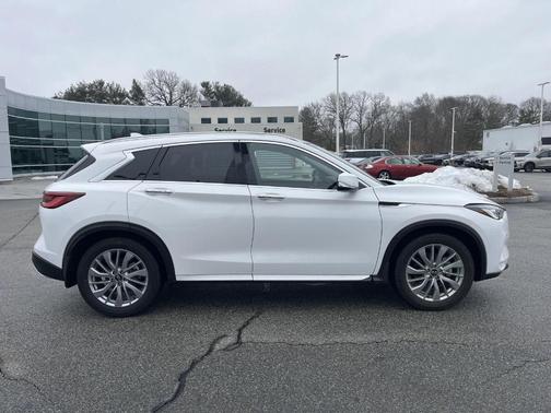 2023 INFINITI QX50 Luxe