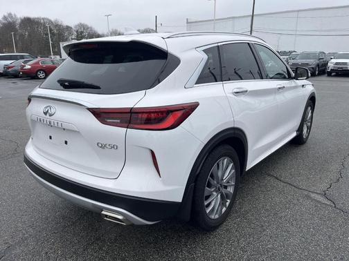 2023 INFINITI QX50 Luxe