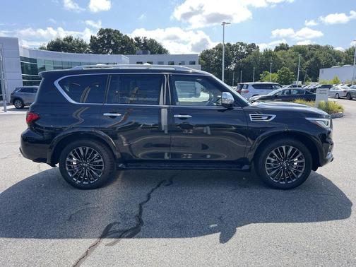 2022 INFINITI QX80 SENSORY