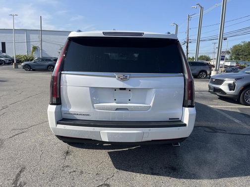 2020 Cadillac Escalade Luxury