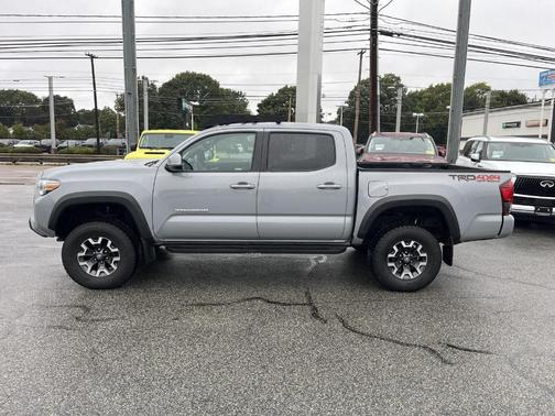 2018 Toyota Tacoma SR