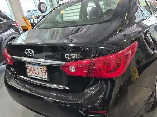 2015 INFINITI Q50 Premium