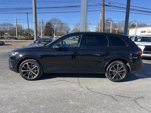 2022 Audi Q7 55 Premium