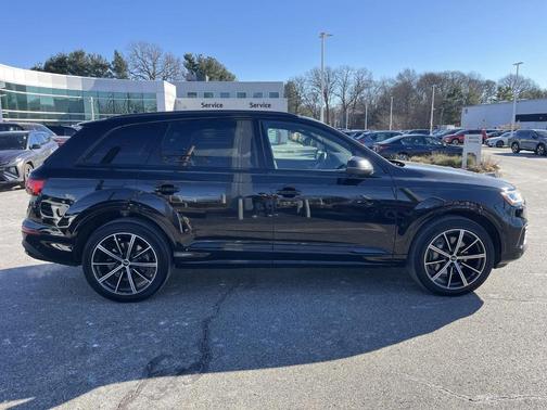 2022 Audi Q7 55 Premium