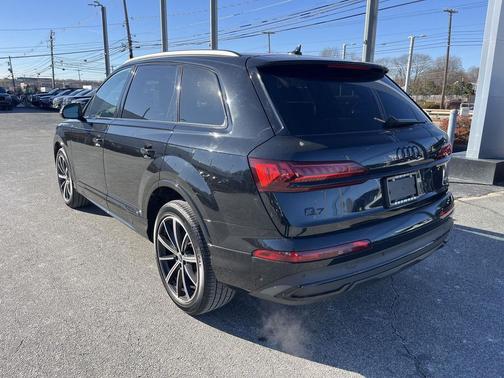 2022 Audi Q7 55 Premium