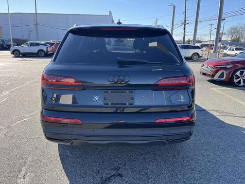 2022 Audi Q7 55 Premium