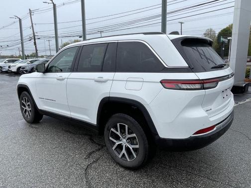 Bright White Clearcoat 2023 Jeep Grand Cherokee Limited
