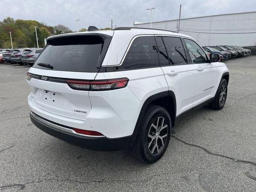 Bright White Clearcoat 2023 Jeep Grand Cherokee Limited