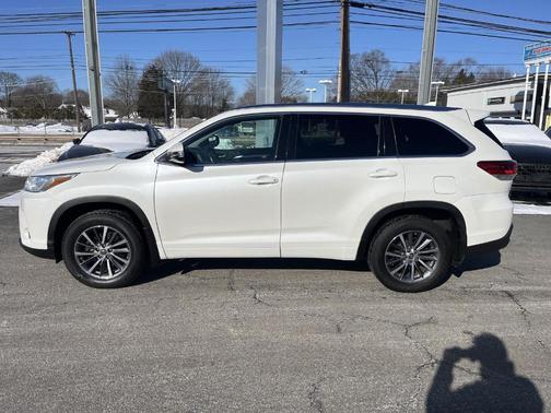 2018 Toyota Highlander 