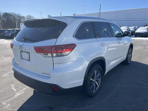 2018 Toyota Highlander 