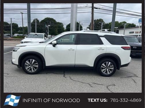 2024 Nissan Pathfinder SL
