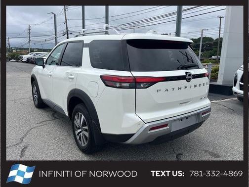 2024 Nissan Pathfinder SL