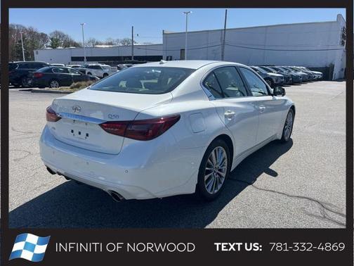 2022 INFINITI Q50 LUXE
