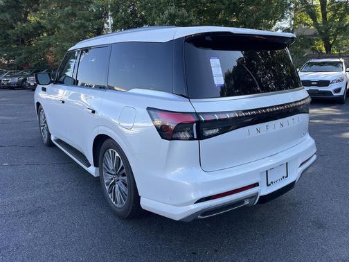 2026 INFINITI QX80 Luxe