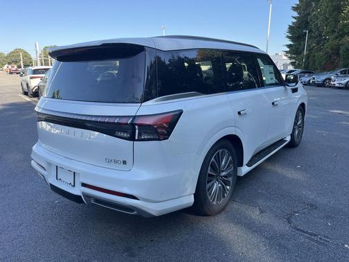 2026 INFINITI QX80 Luxe
