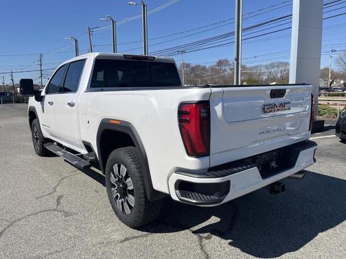 White Frost Tri-Coat 2025 GMC Sierra 2500 Denali