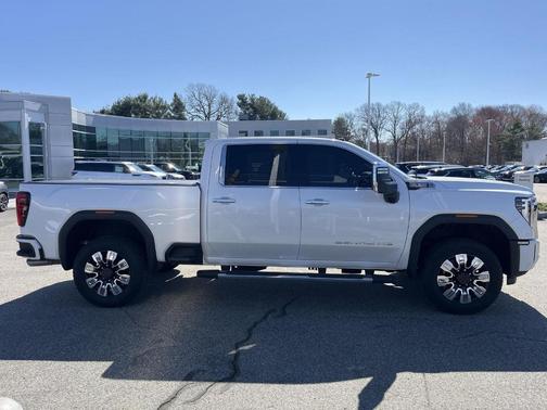 White Frost Tri-Coat 2025 GMC Sierra 2500 Denali