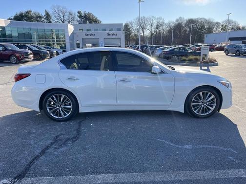 2023 INFINITI Q50 LUXE