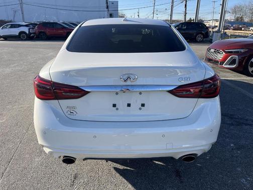 2023 INFINITI Q50 LUXE