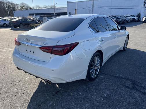 2023 INFINITI Q50 LUXE