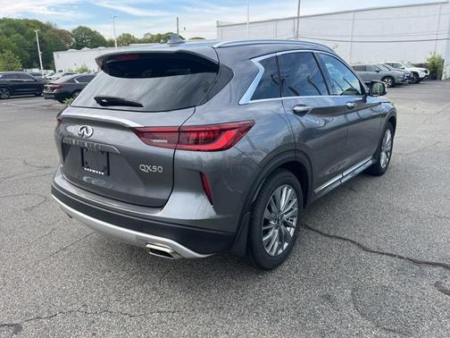 2025 INFINITI QX50 LUXE