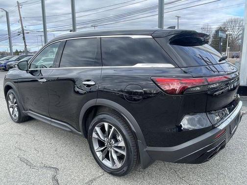Mineral Black 2023 INFINITI QX60 Luxe