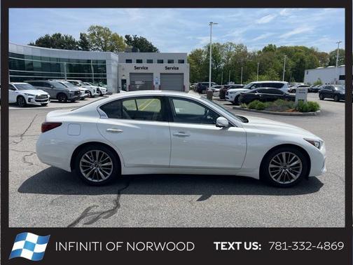 2023 INFINITI Q50 LUXE