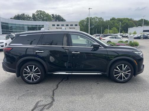 Mineral Black 2025 INFINITI QX60 SENSORY