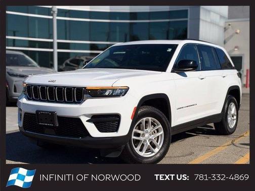 Bright White Clearcoat 2024 Jeep Grand Cherokee Laredo X