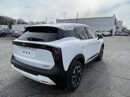 2025 Nissan Kicks SV