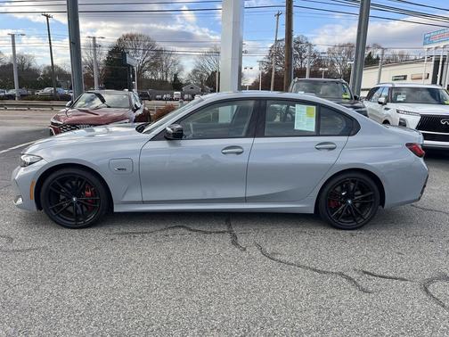 2023 BMW 330e xDrive