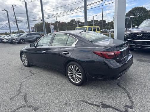 2022 INFINITI Q50 LUXE