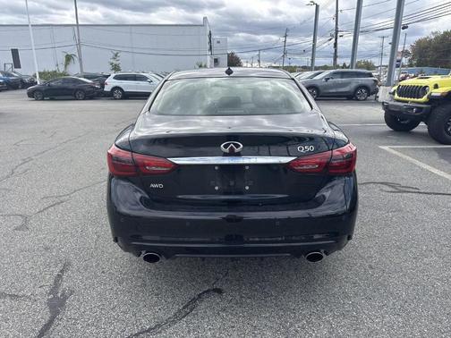 2022 INFINITI Q50 LUXE