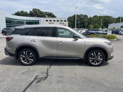 2024 INFINITI QX60 LUXE