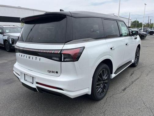 2t Radiant Whit 2026 INFINITI QX80 AUTOGRAPH