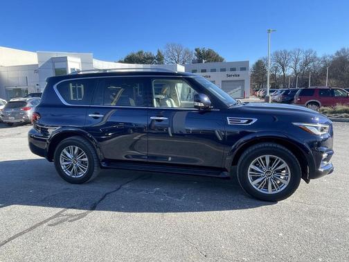 2024 INFINITI QX80 Luxe