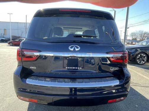 2024 INFINITI QX80 Luxe