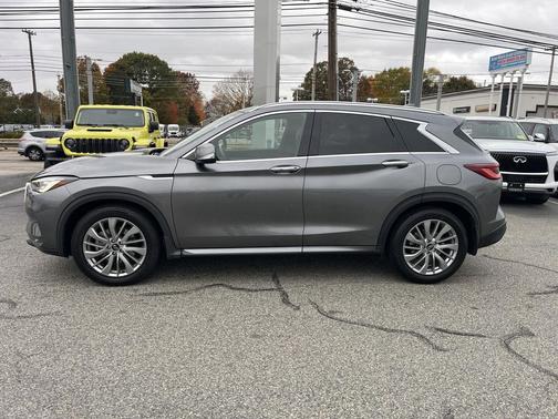 2023 INFINITI QX50 Luxe