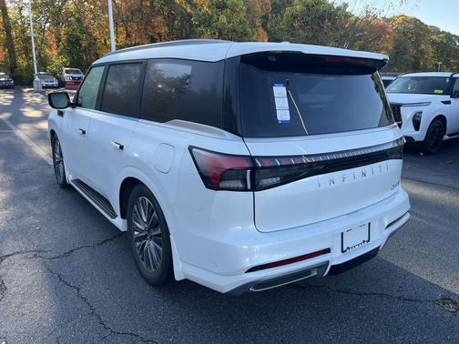 2026 INFINITI QX80 Luxe