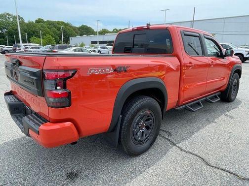 Afterburn Orang 2025 Nissan Frontier PRO-4X