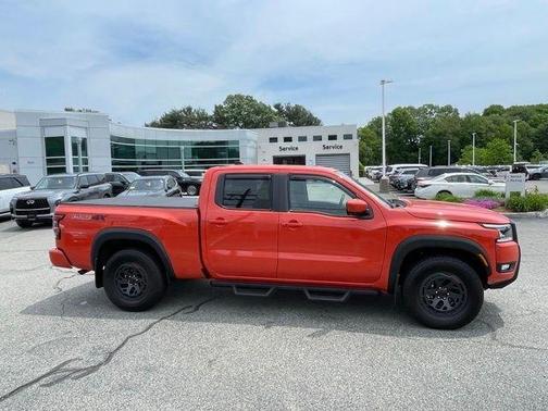 Afterburn Orang 2025 Nissan Frontier PRO-4X